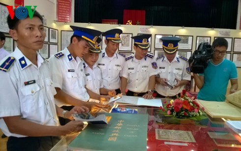 Exhibition on Hoang Sa and Truong Sa archipelagos in Quang Nam province - ảnh 1